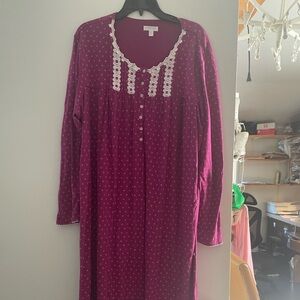Woman’s pretty plum nightgown